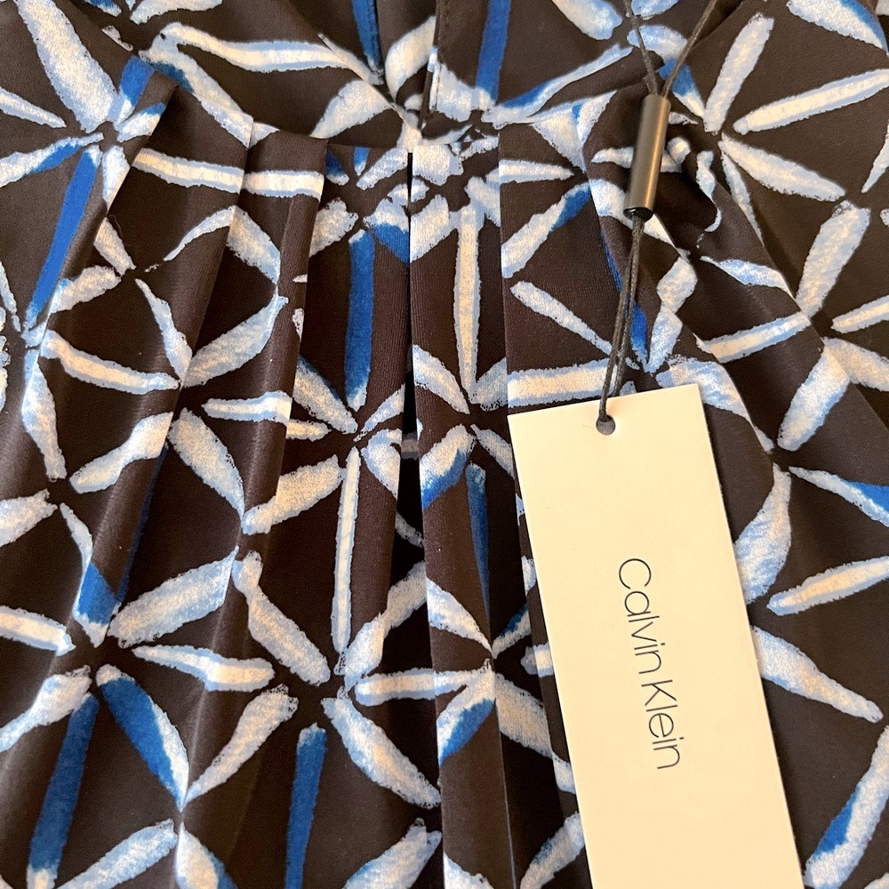 Calvin Klein Blue print Suit Separates sleeveless blouse Tank top. Size XL